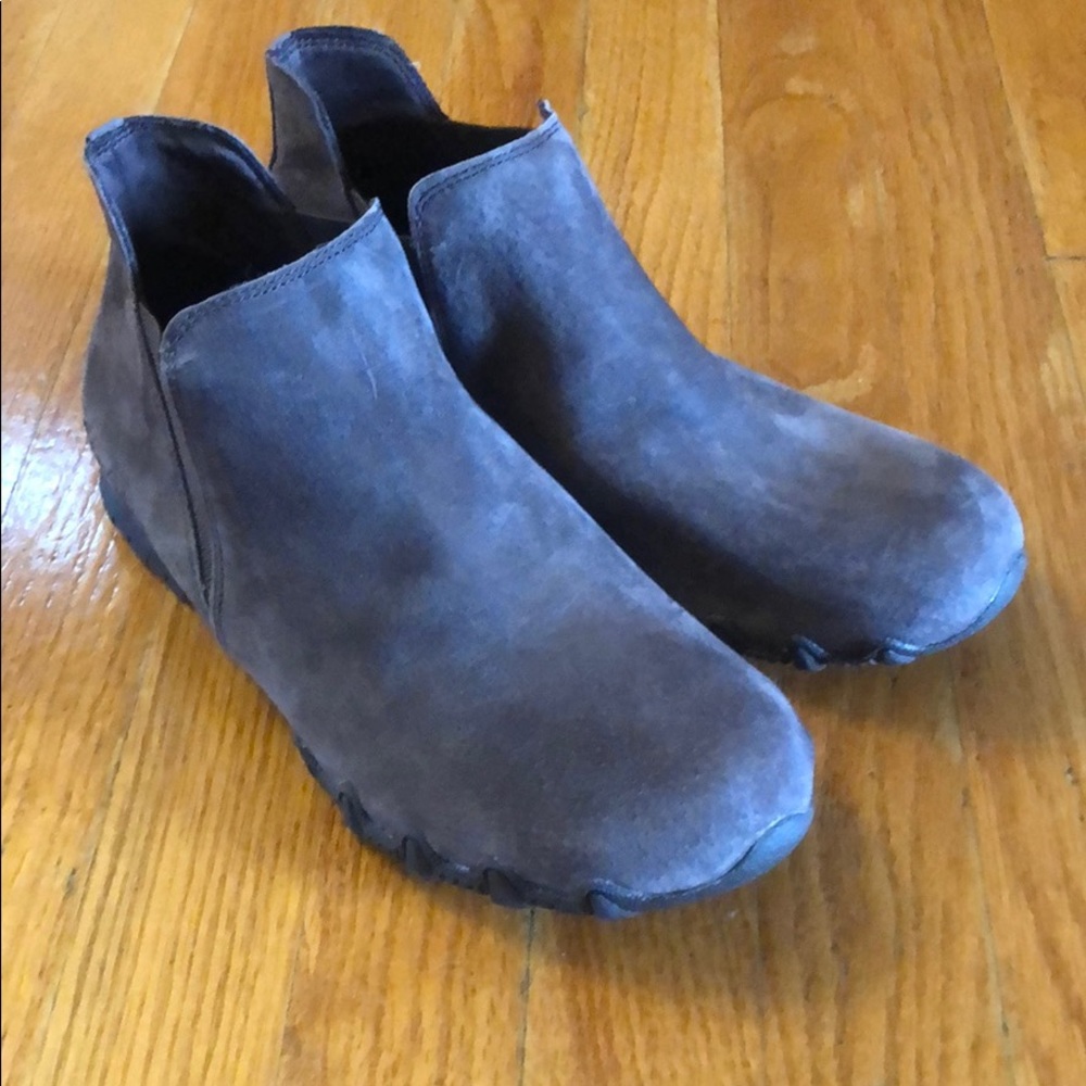 Skechers booties size 8.